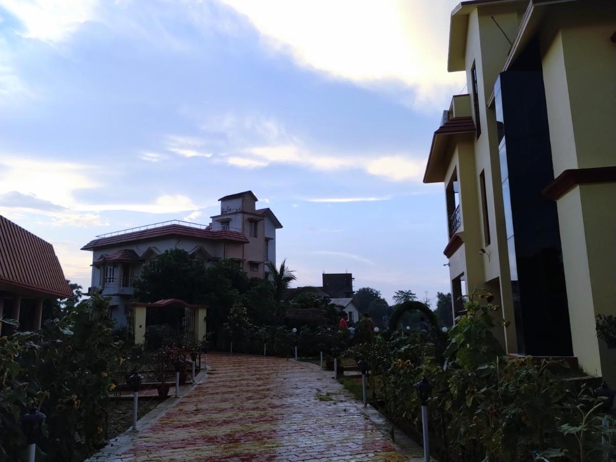 Mayabon Resort Bolpur Shānti Niketan Екстериор снимка